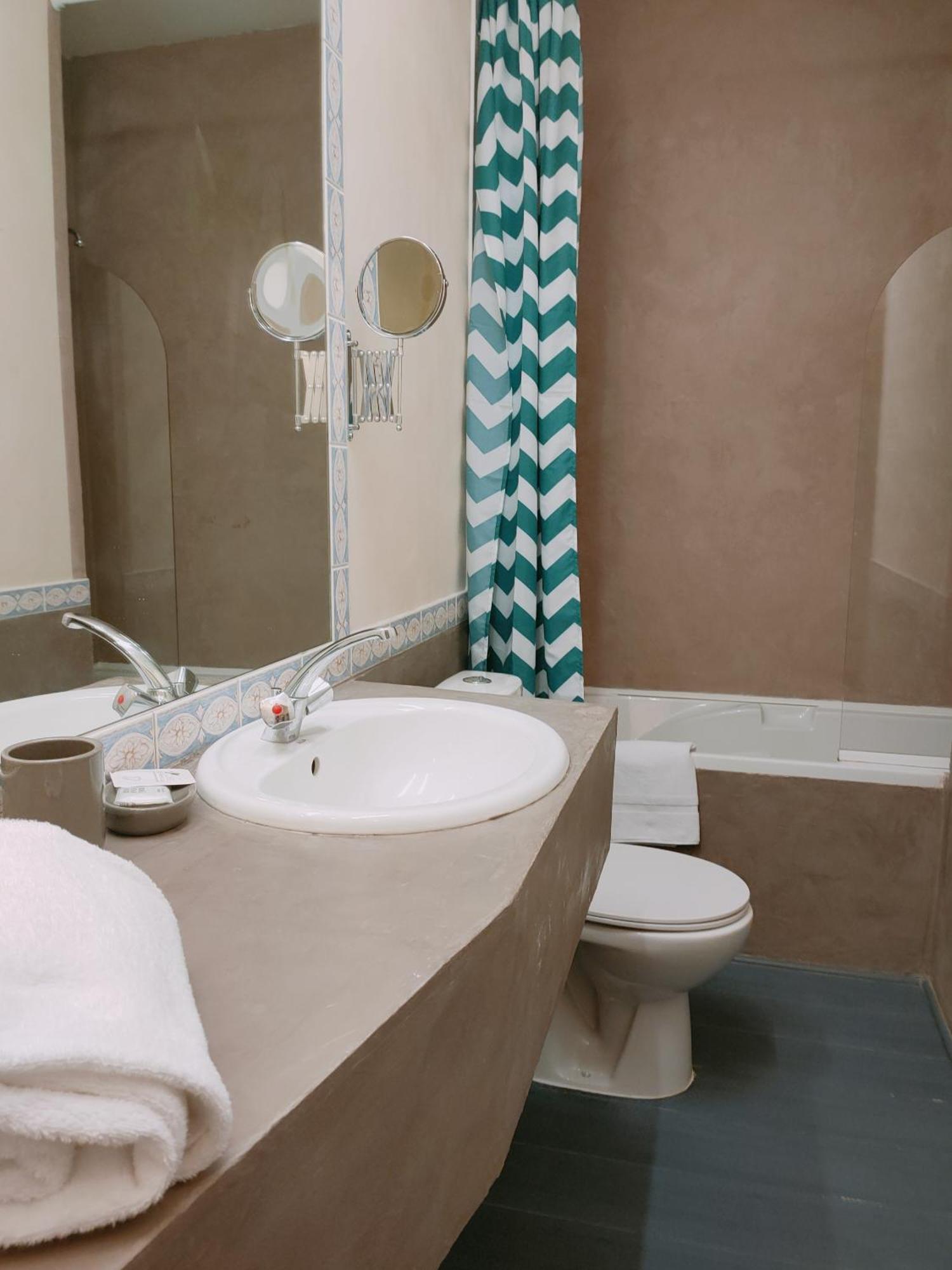 Le Royal Hotel Saint-Pol-sur-Ternoise 외부 사진